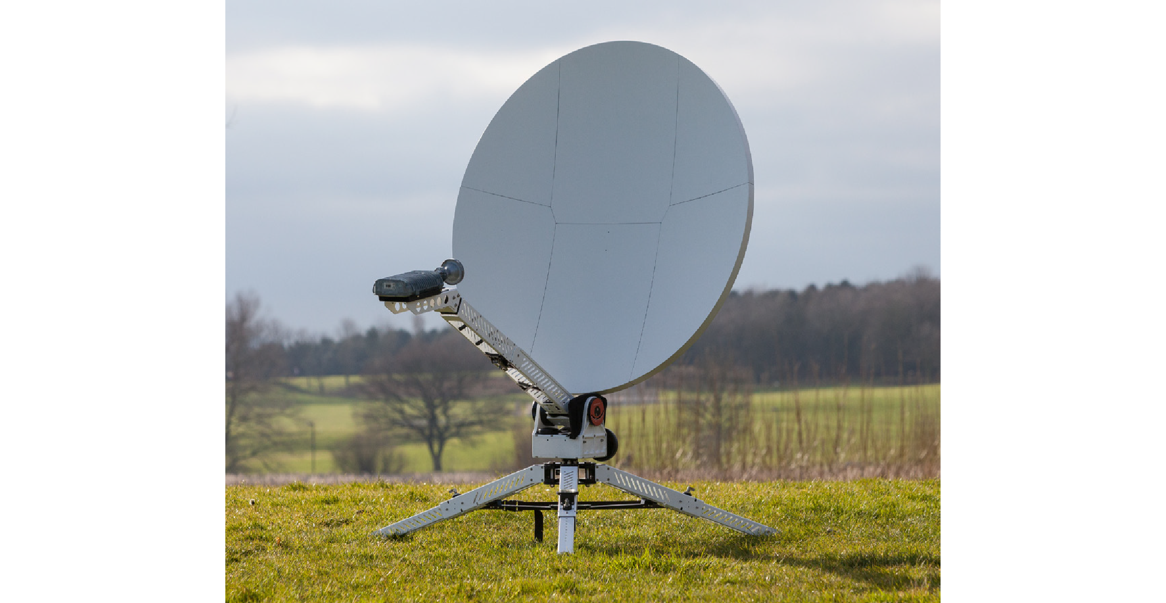 C100FM FA Flyaway Antenna